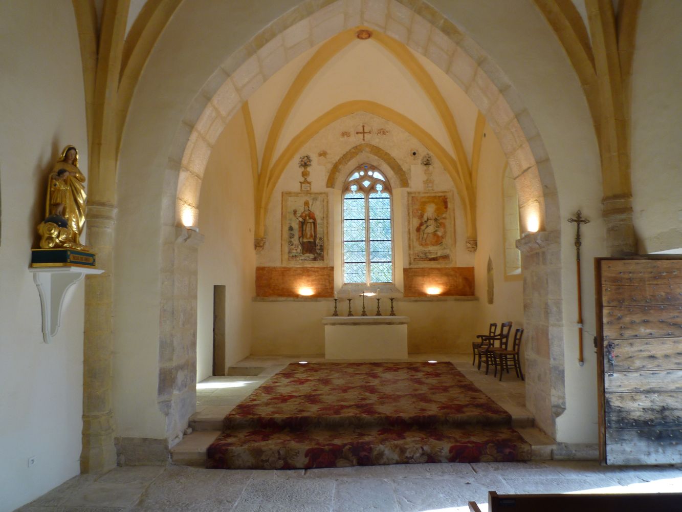 Choeur de l'église de Leyssard