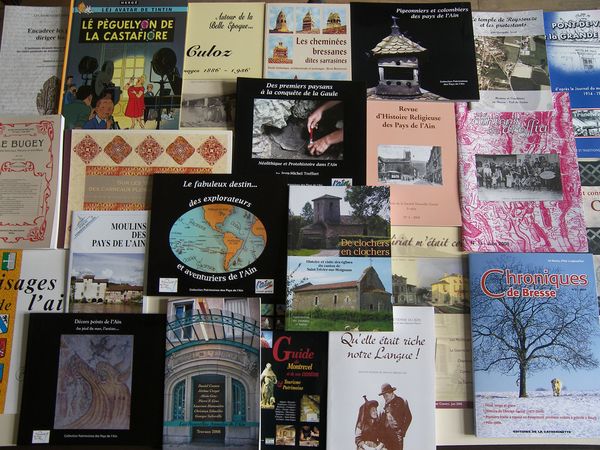 Richesse et diversité des publications associatives disponibles à Patrimoine des Pays de l'Ain